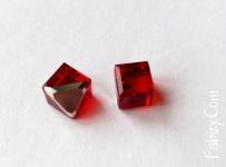 120грн(шт) Кристали кубики Swarovski 8mm Light Siam  4841  НЕМАЄ