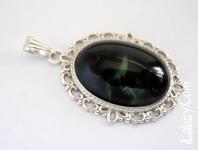 80грн (шт) кулон - підвіска овальна філігранна Priv.11 з кабошоном Preciosa 25х18мм темно-зеленим Гальваніка-срібло родиєве. Розміри 45х28мм N29